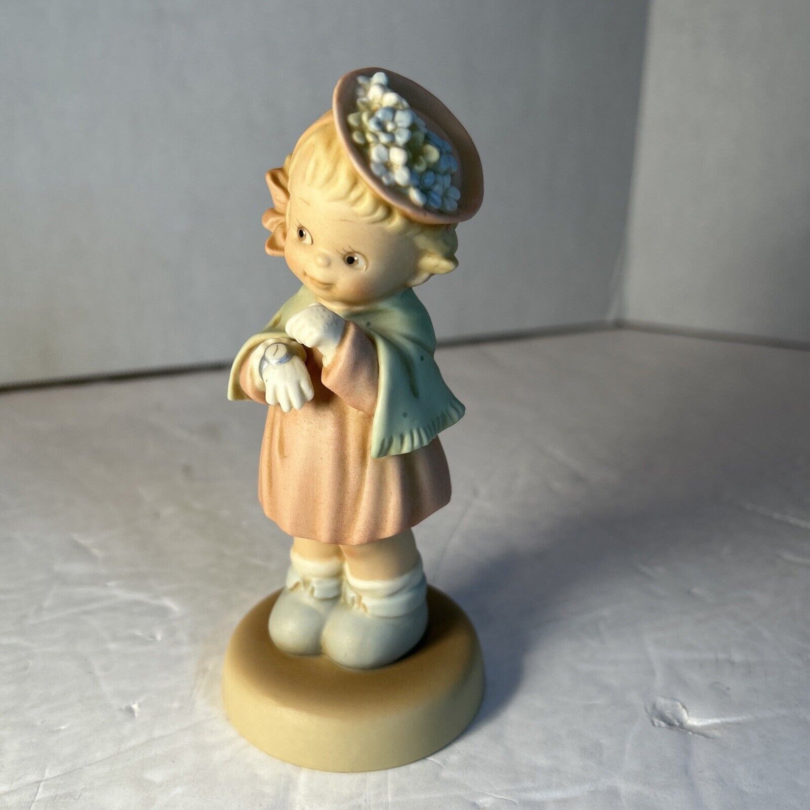 Enesco Memories of Yesterday Collectors Society 1995 "A Time to Celebrate" S0105