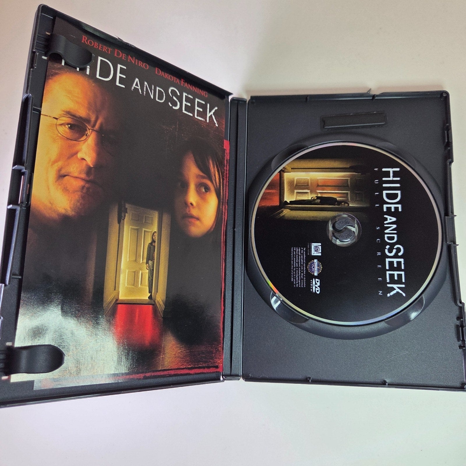 Hide and Seek DVD Fullscreen Edition Robert DeNiro Dakota Fanning