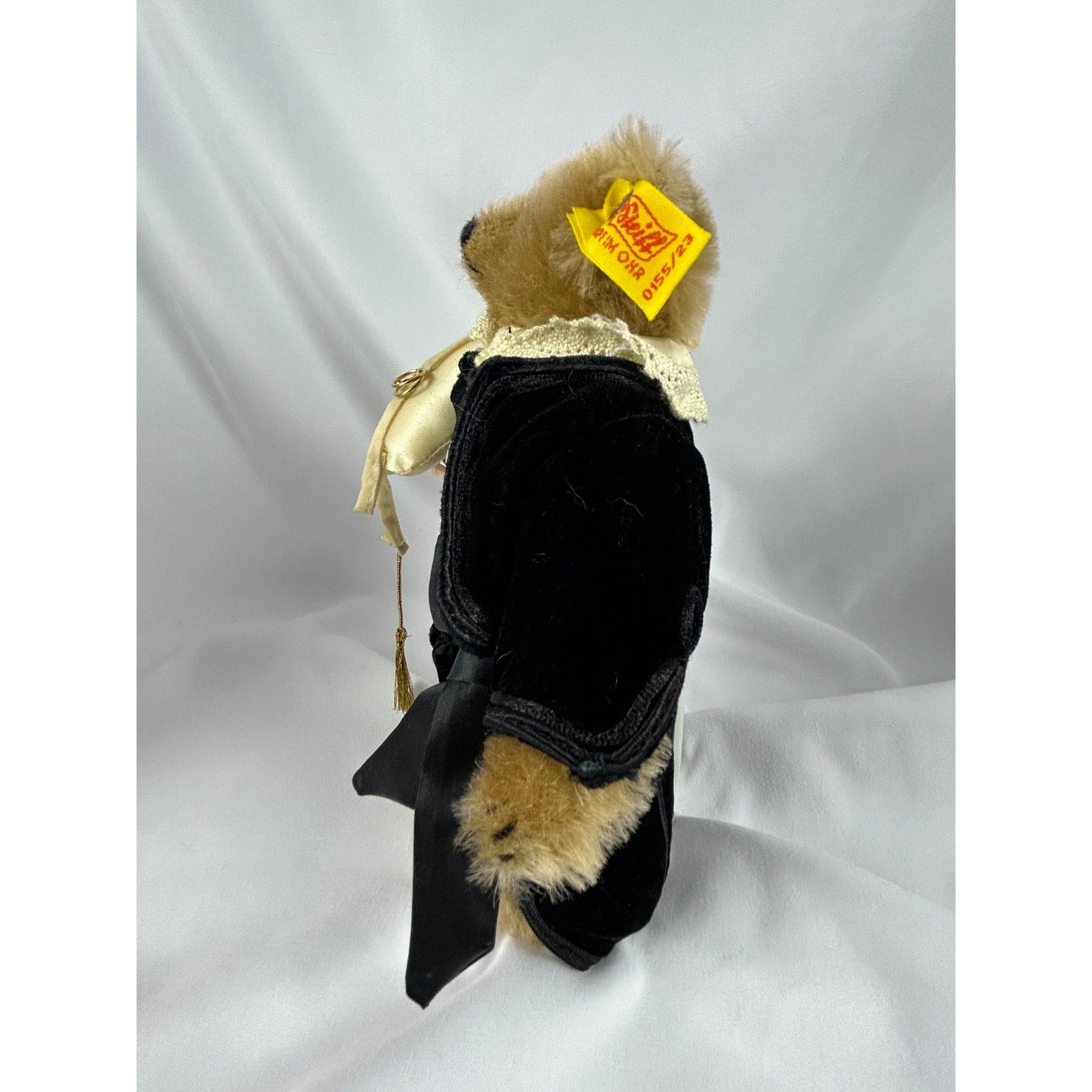 Steiff Ring Bearer 0155 23 Strong Museum Bear w Box Wedding Mohair