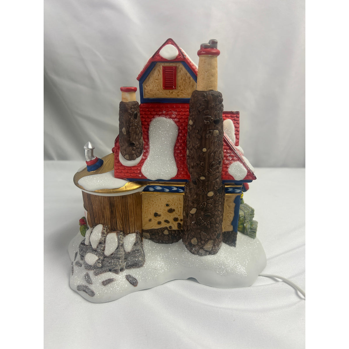 Department 56 Reindeer Spa 56794 North Pole Series 2005 Retired Lighted Box
