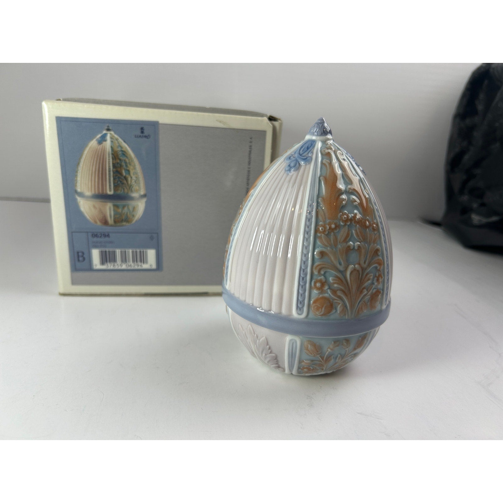 Lladró 06294 Fall Egg Porcelain Four Seasons Surprise Retired 2001 w/ Box