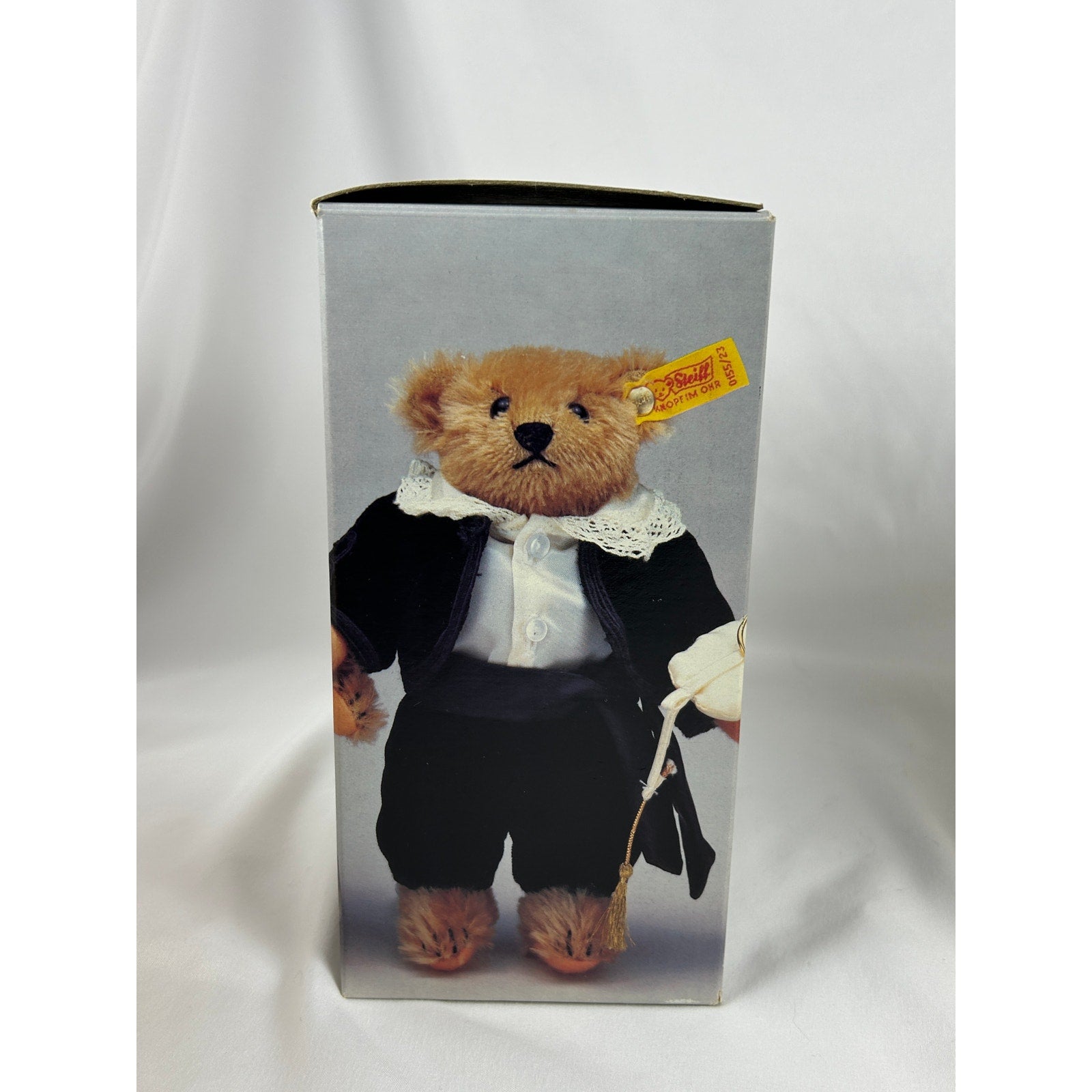 Steiff Ring Bearer 0155 23 Strong Museum Bear w Box Wedding Mohair