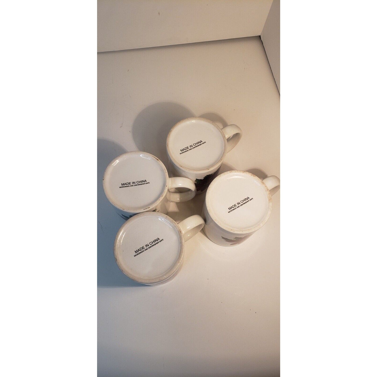 Set of 4 Poinsettia Coffee Mugs Holiday Christmas Floral White Red Green