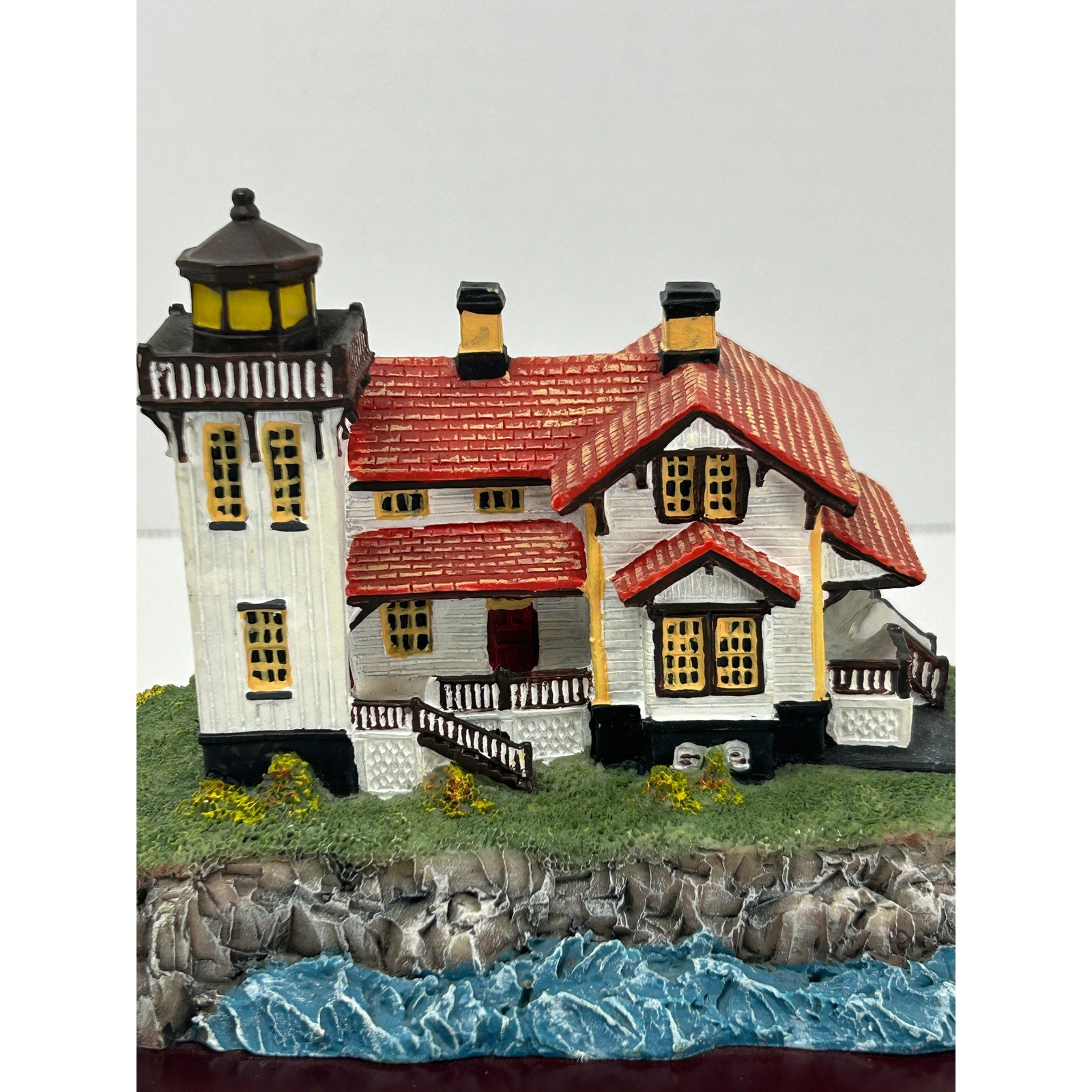 Oneida Studios Lighthouse Point Collection San Luis Obispo CA 1998 Figurine