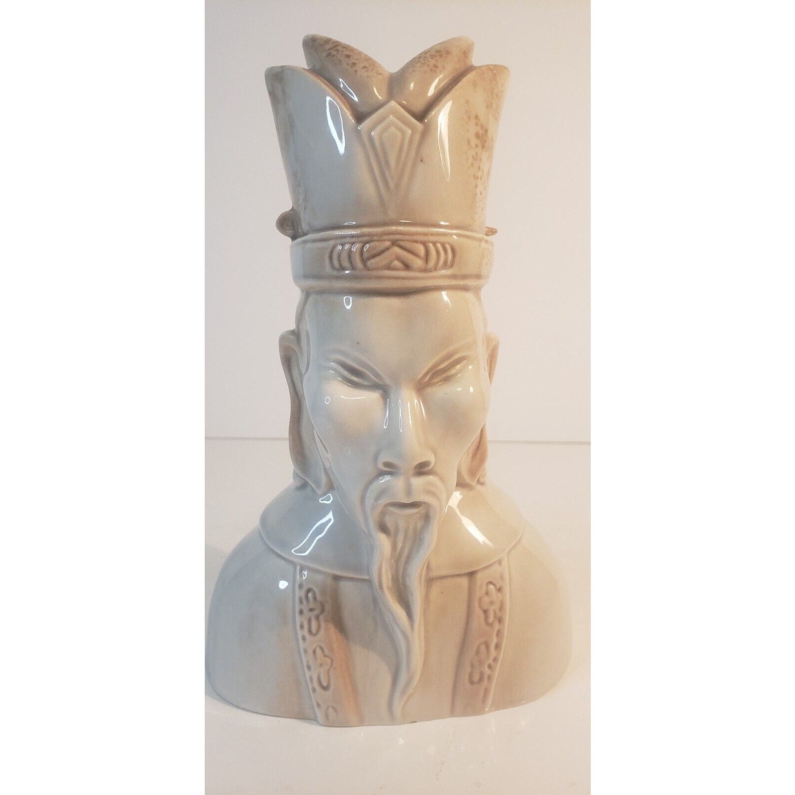 Roselane Pasadena Dove Gray Chinese Modern Bust Figurine 1940s California Pottery