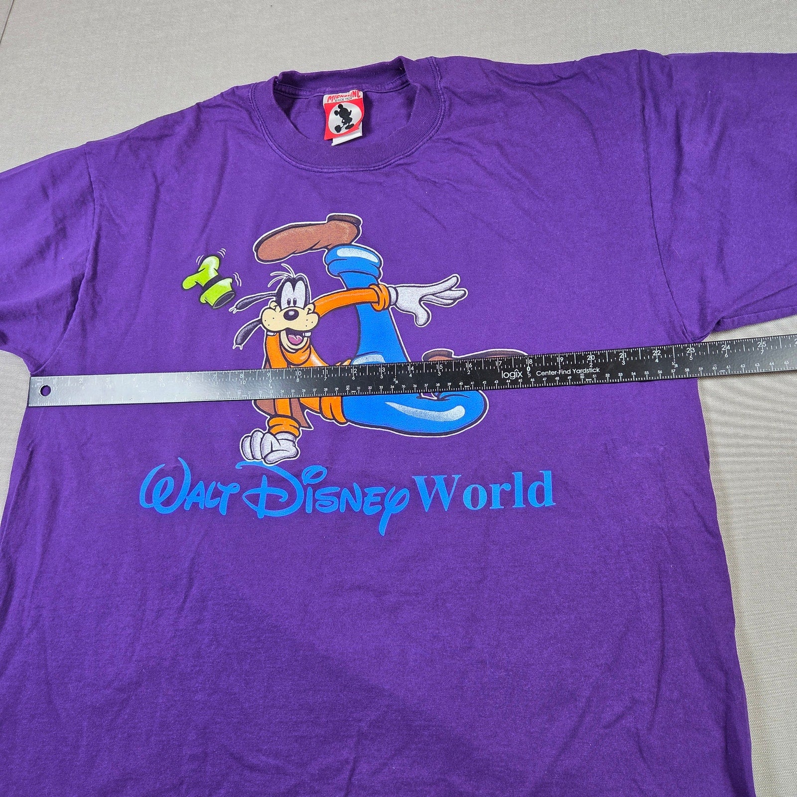 Vintage Walt Disney World Goofy Purple USA Made Mickey Inc T Shirt XL 90s