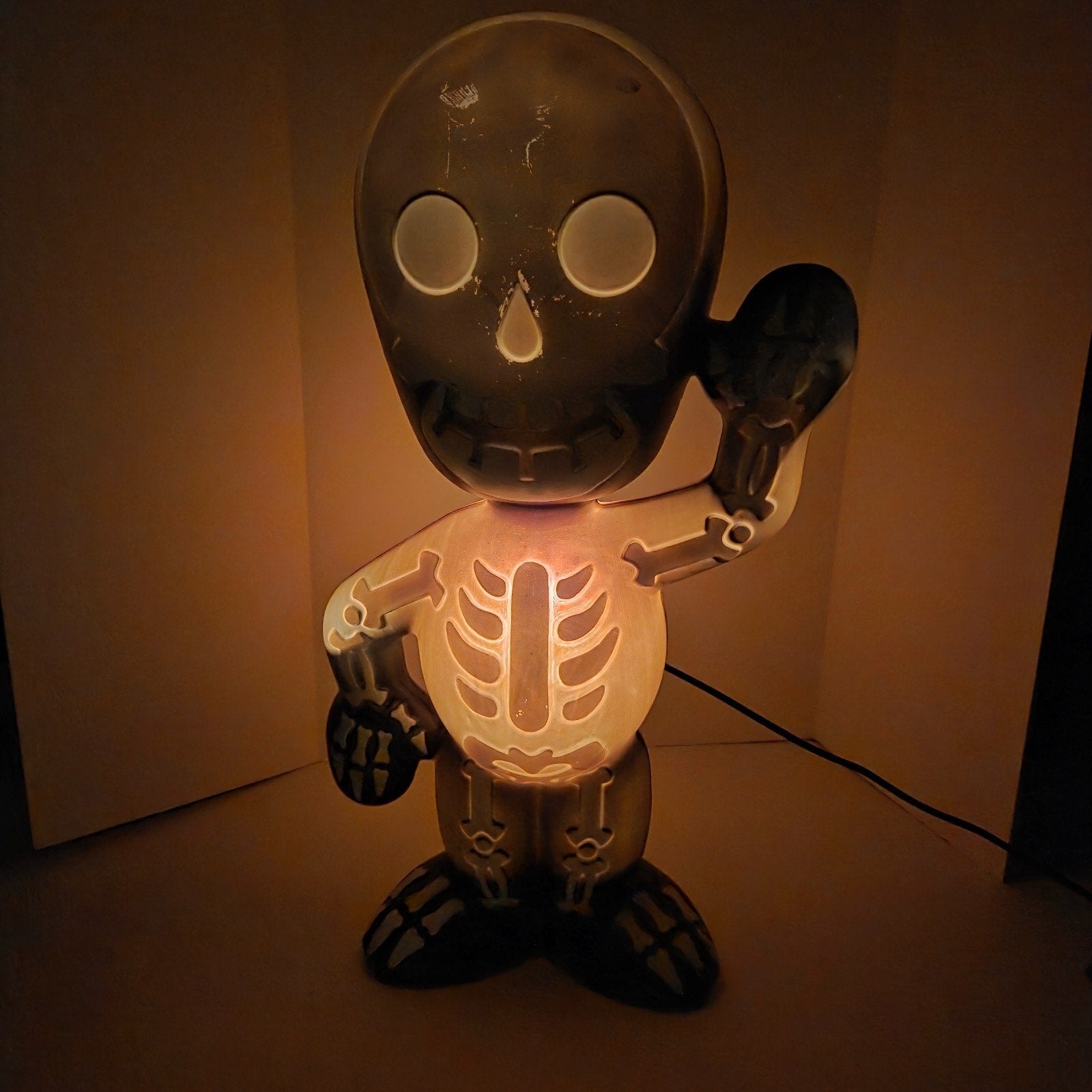 Skeleton Halloween Light-Up Decoration 24.5" Indoor Plug-In 2022 – READ