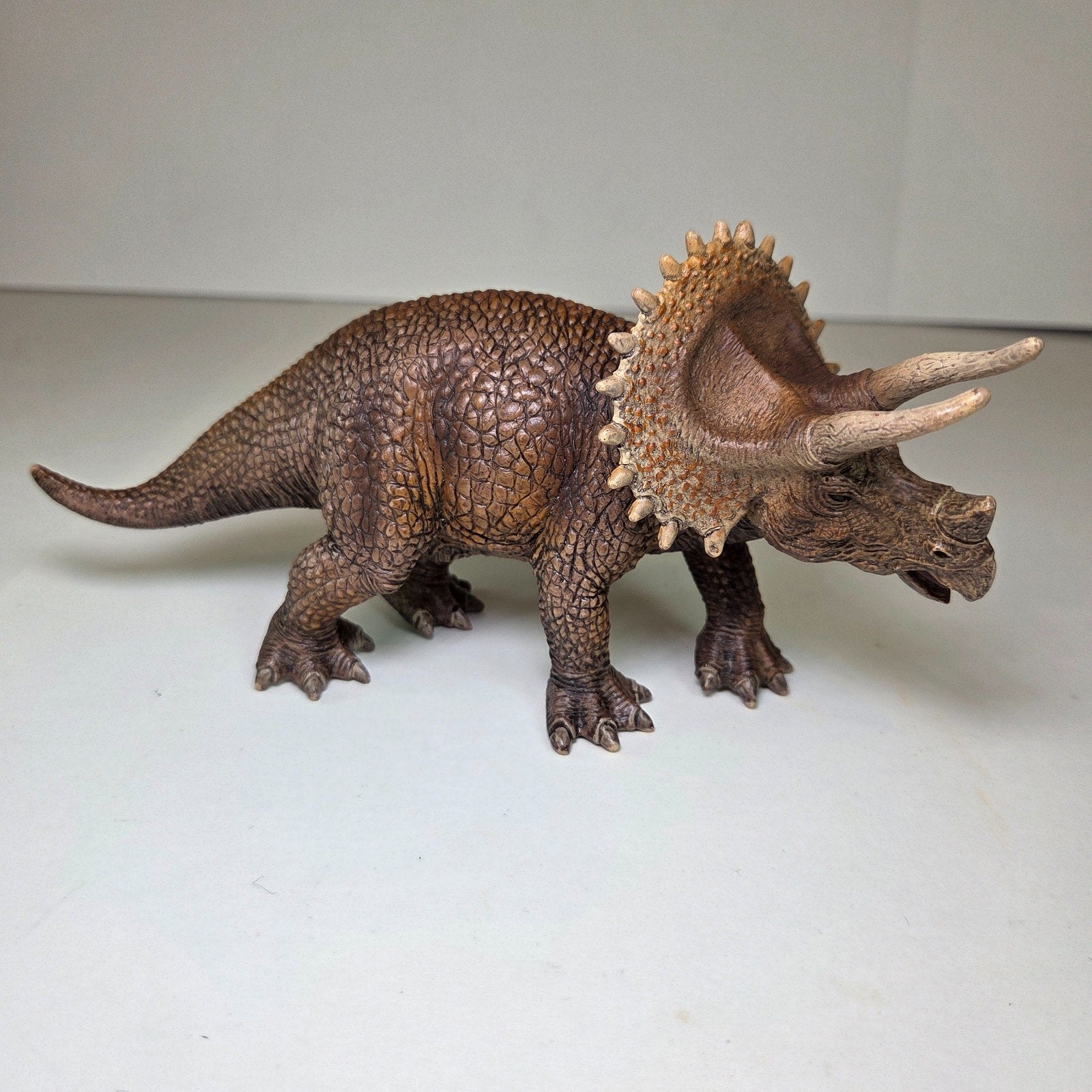 Schleich Triceratops 14522 Dinosaur Figure 2012 Retired World of History 8"