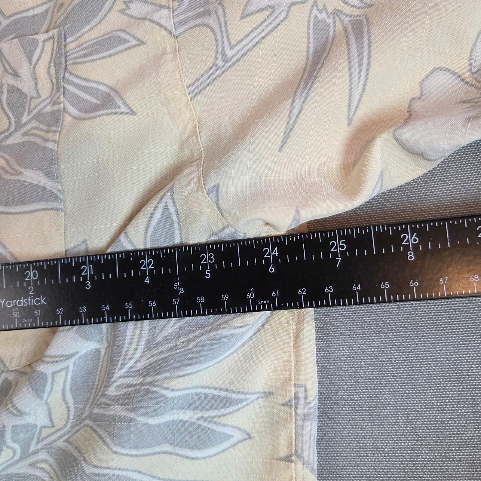 Tommy Bahama Silk Camp Shirt XL Beige Gray Tropical Leaf Print Button Up