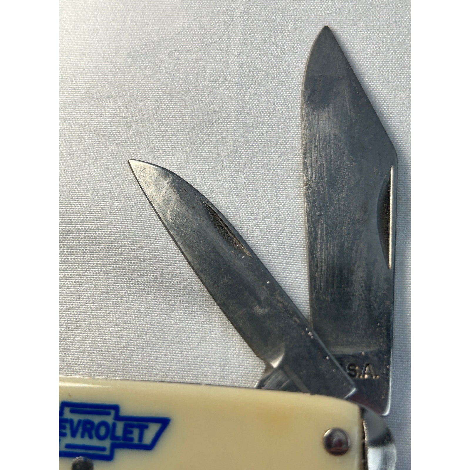 Chevrolet Bowtie Logo Folding Pocket Knife Salesman Display Case Find