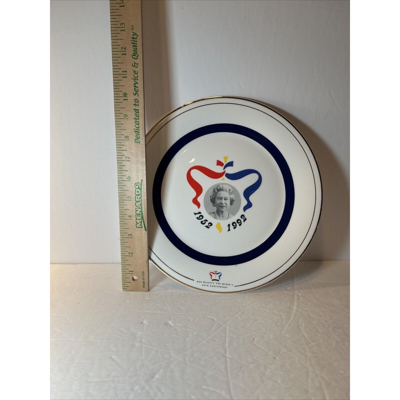 Queen Elizabeth II 1992 40th Anniversary Commemorative Plate
