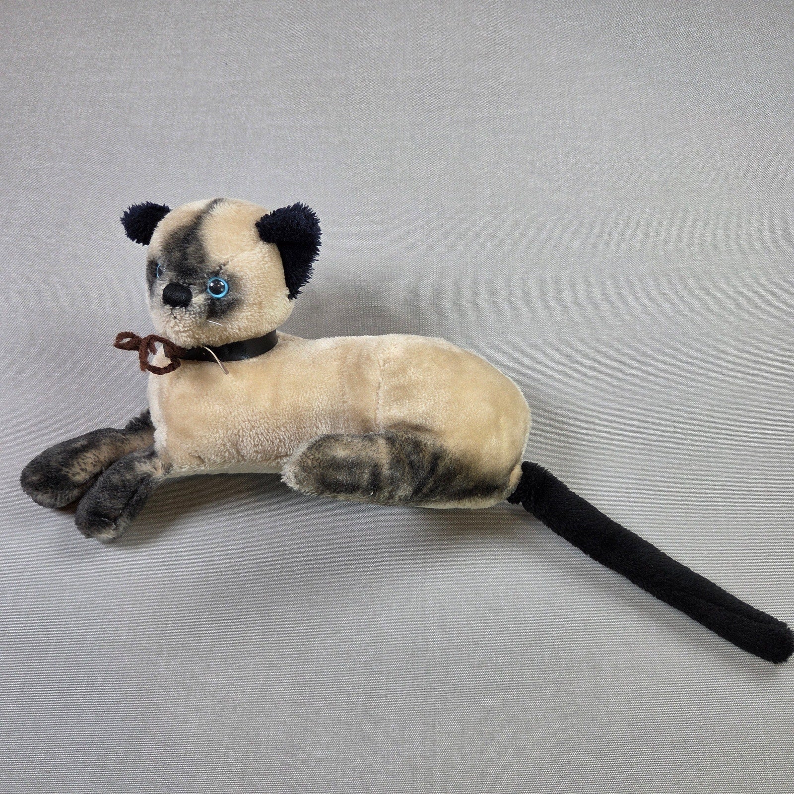 Vintage Dakin Siamese Cat Plush Stuffed Animal Blue Eyes Korea 21” VTG