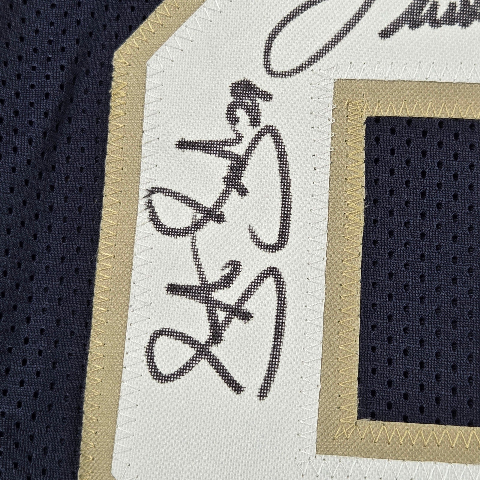 Notre Dame 1988 National Champions Team Signed Jersey 10 Autos BAS Witness