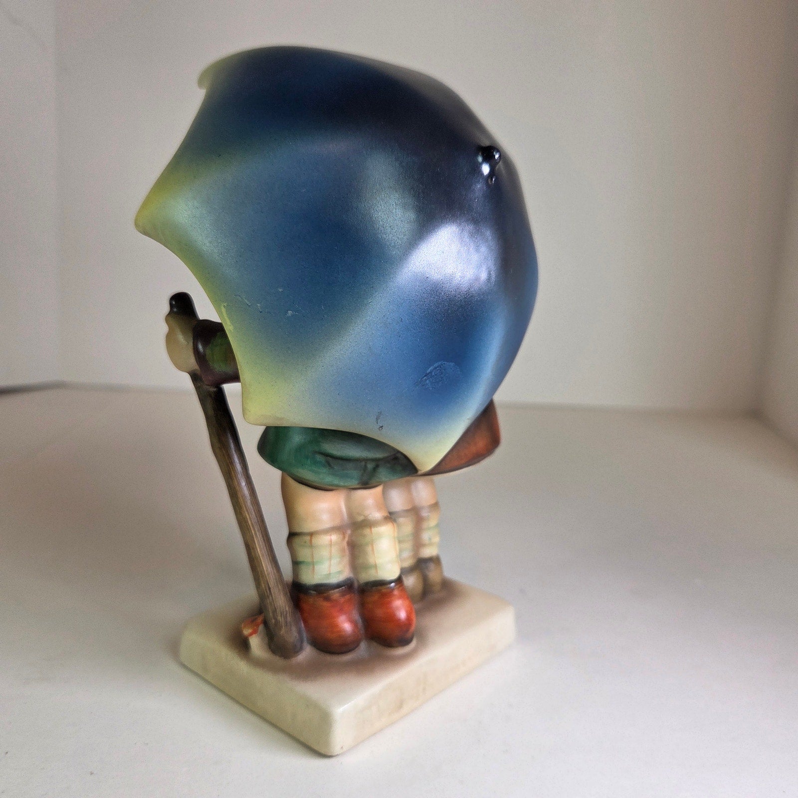 Goebel M.I. Hummel Stormy Weather #71 TMK2 Full Bee Germany 6.5" Figurine