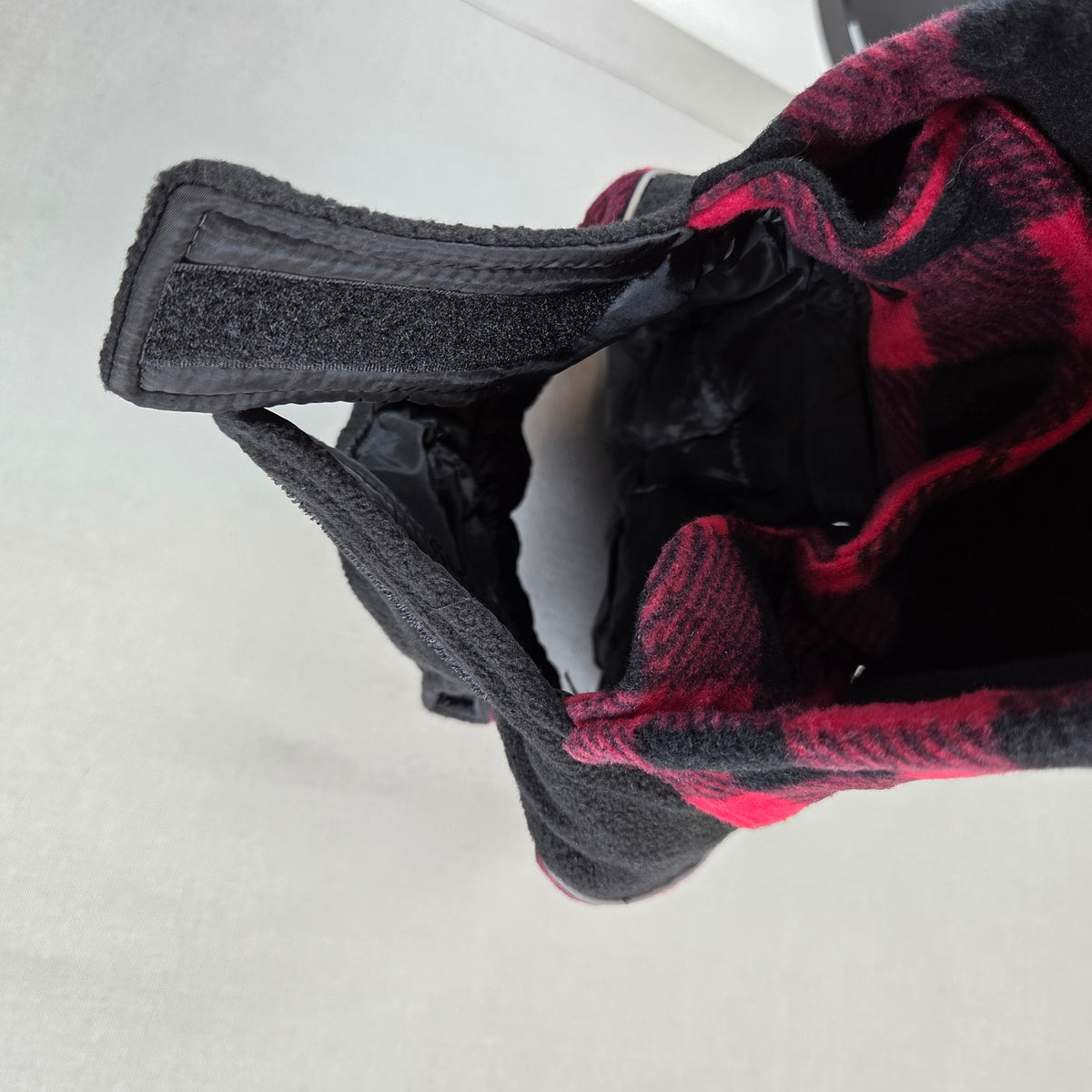 Koeson Dog Winter Coat Medium Red Black Buffalo Plaid Reflective Hooded Jacket