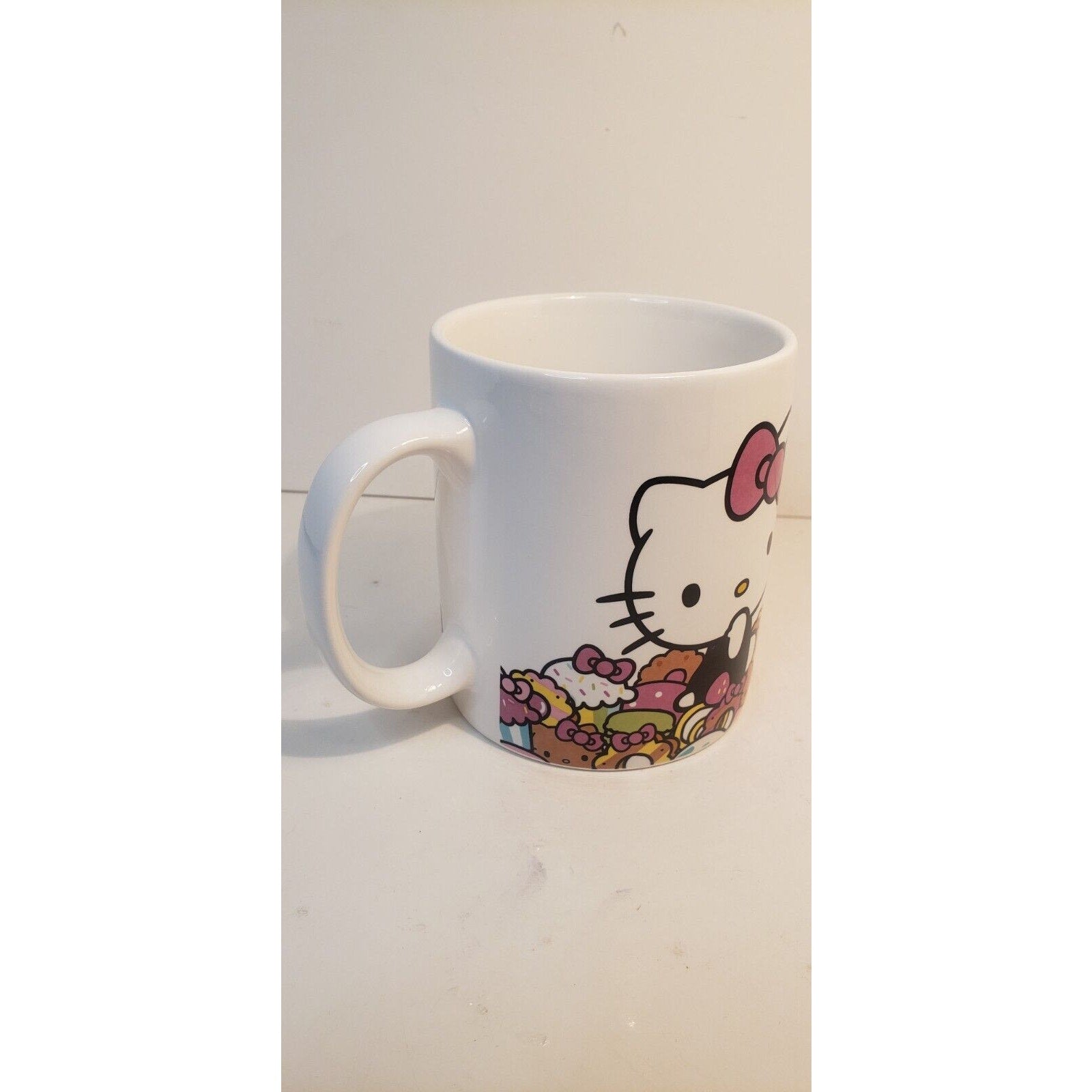 Hello Kitty Cafe Sanrio 2015 Ceramic Coffee Cup Exclusive Collectors Donuts Mug