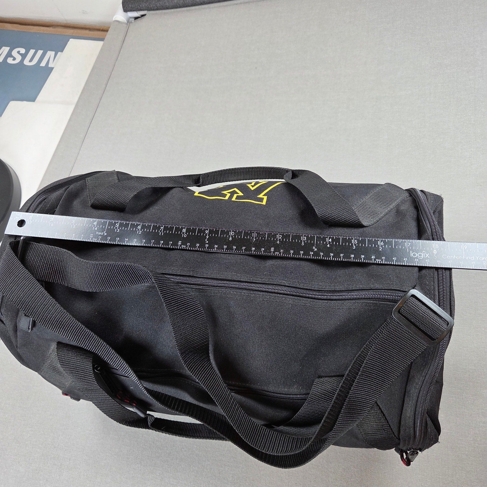 Minnesota Golden Gophers Leed's 8200-22 Duffel Gym Travel Bag Black NCAA