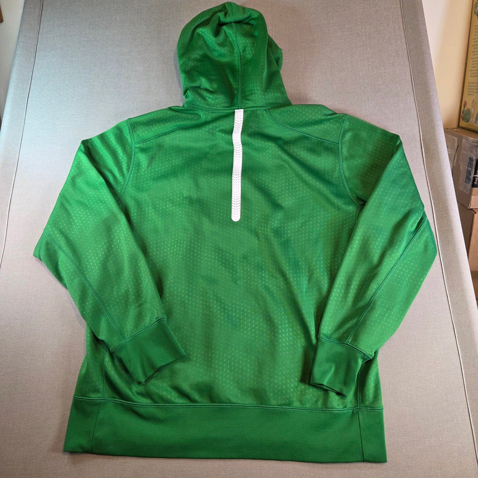 Nike Therma-Fit Hoodie XL Green Rare Graphic Insect Skull Logo Pullover