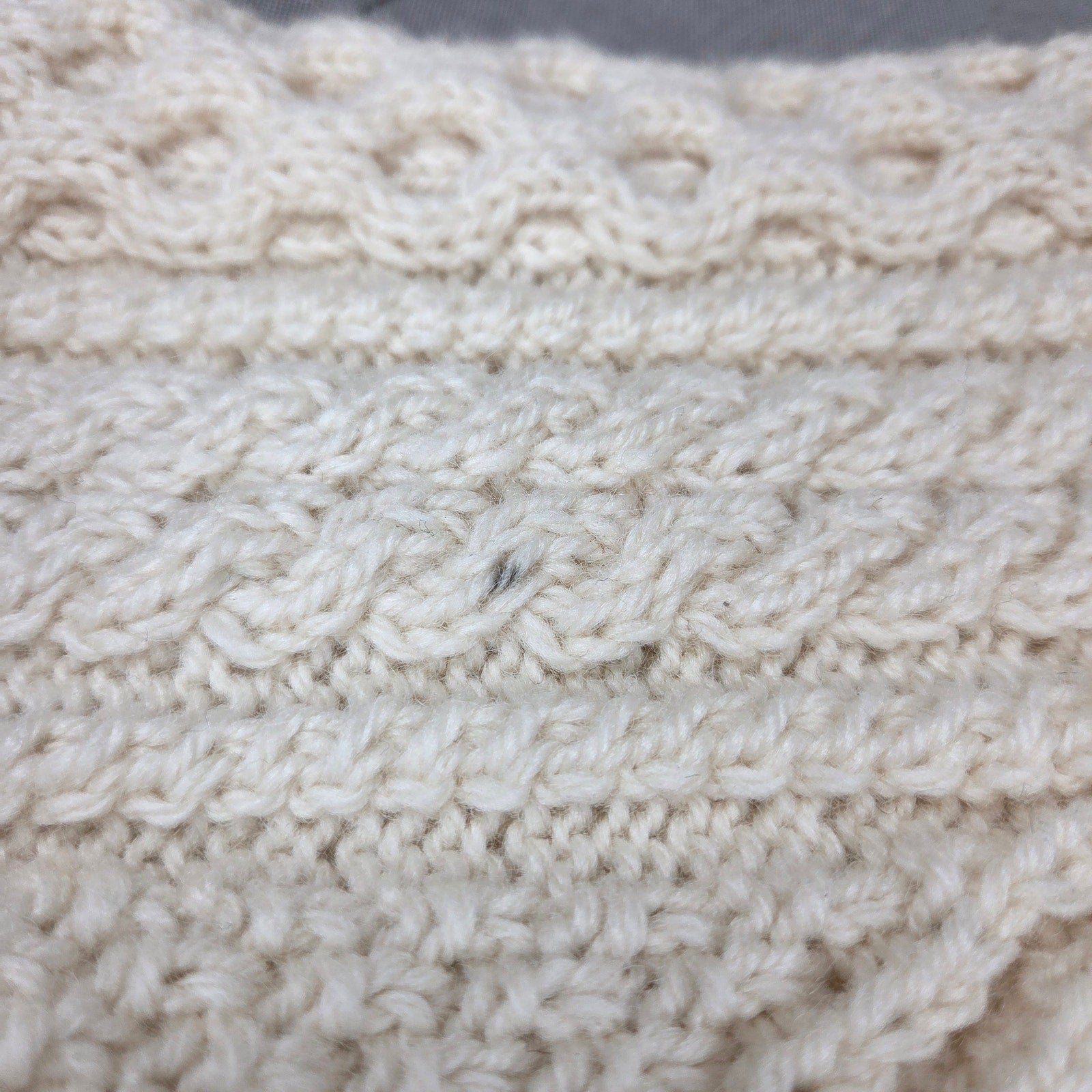 Carrick Fin Irish Aran Fisherman Sweater Wool Hand Knit Donegal XL Cream