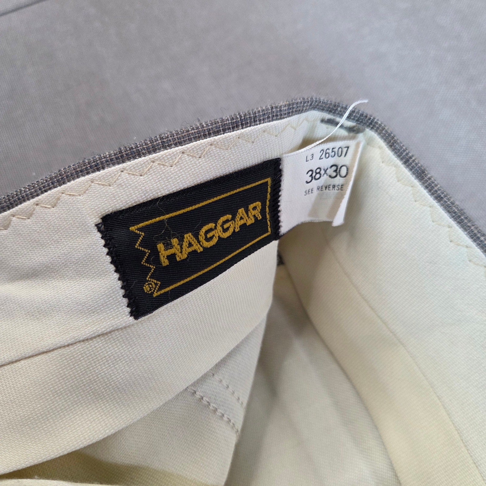 Vintage Haggar Pleated Slacks Men’s 37x26 Gray Dress Pants USA 1980s