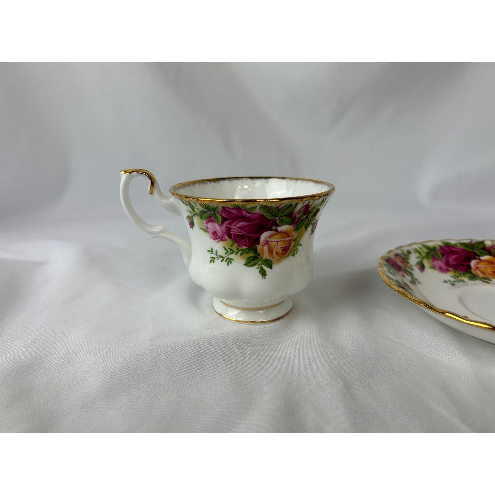 Vintage Royal Albert Old Country Roses Tea Cup and Saucer Bone China