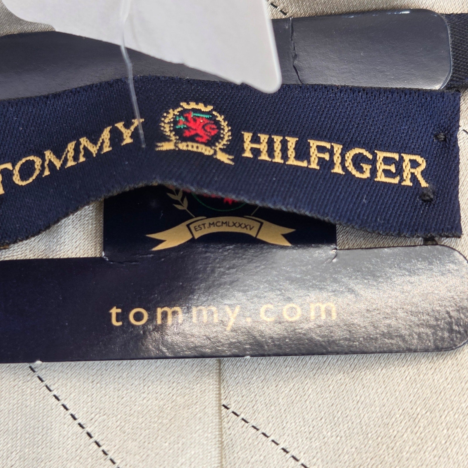 Tommy Hilfiger Broom Stitch Stripe Silk Tie NWT 3.75 Wide Polka Dot Contrast Tip
