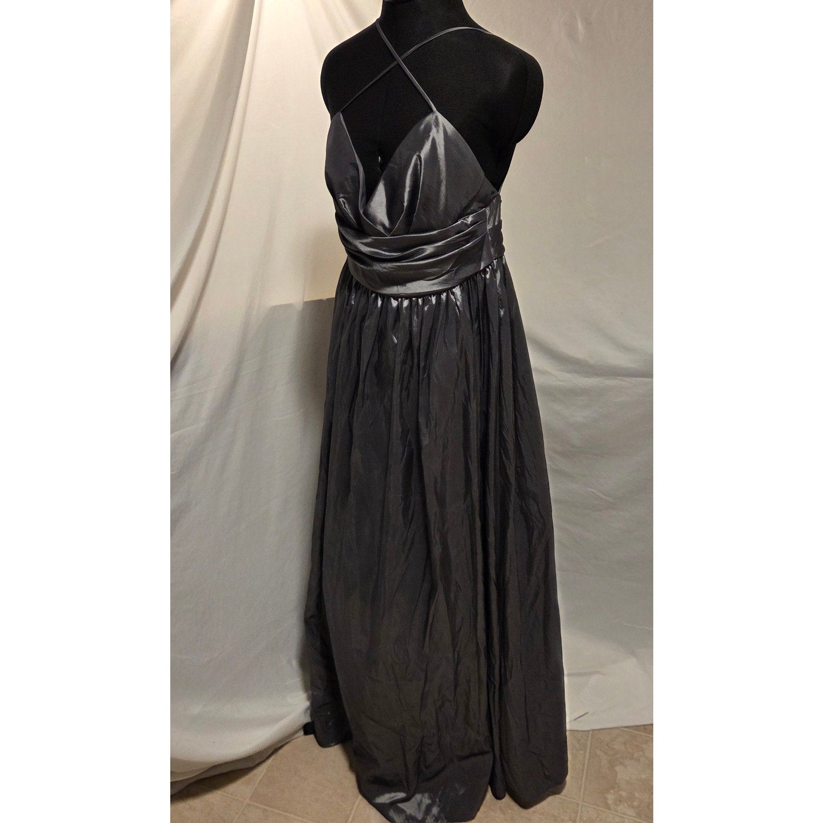 WTOO Watters Halter Ball Gown Dress Size 12 Formal Prom Taffeta Skirt