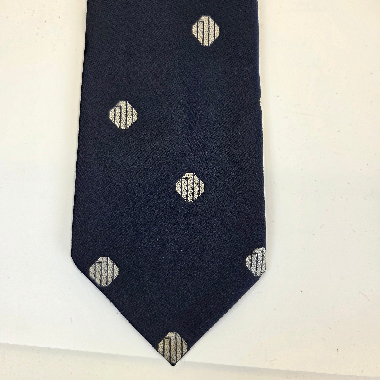 Vintage Givenchy Gentlemen Paris Silk Blend Medallion Necktie Navy 56 x 3.25
