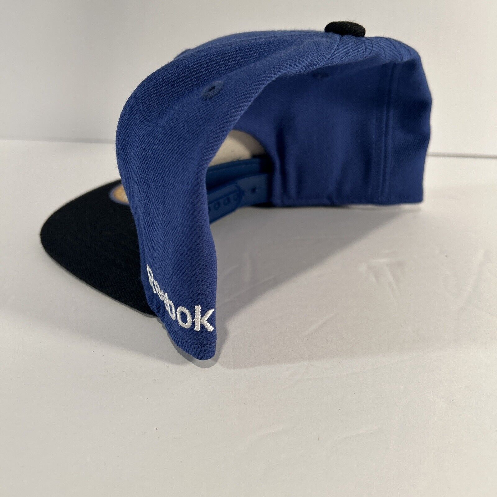 Reebok NHL 2012 Winter Classic Snapback Hat Blue Black Cap NWT OSFA