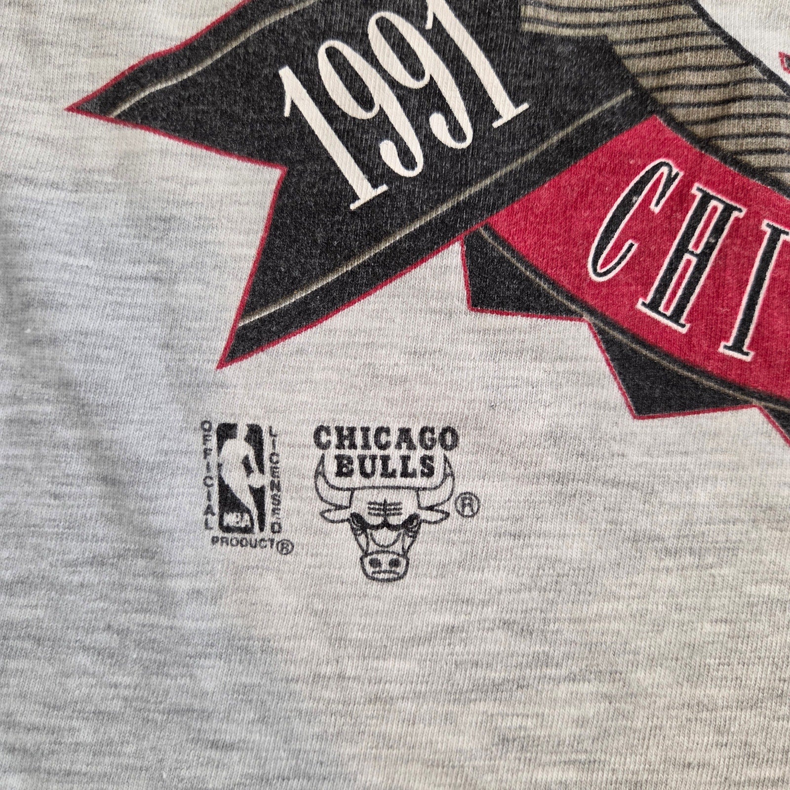 Vintage 1993 Chicago Bulls Three Peat Tee XL Logo 7 Light Grey