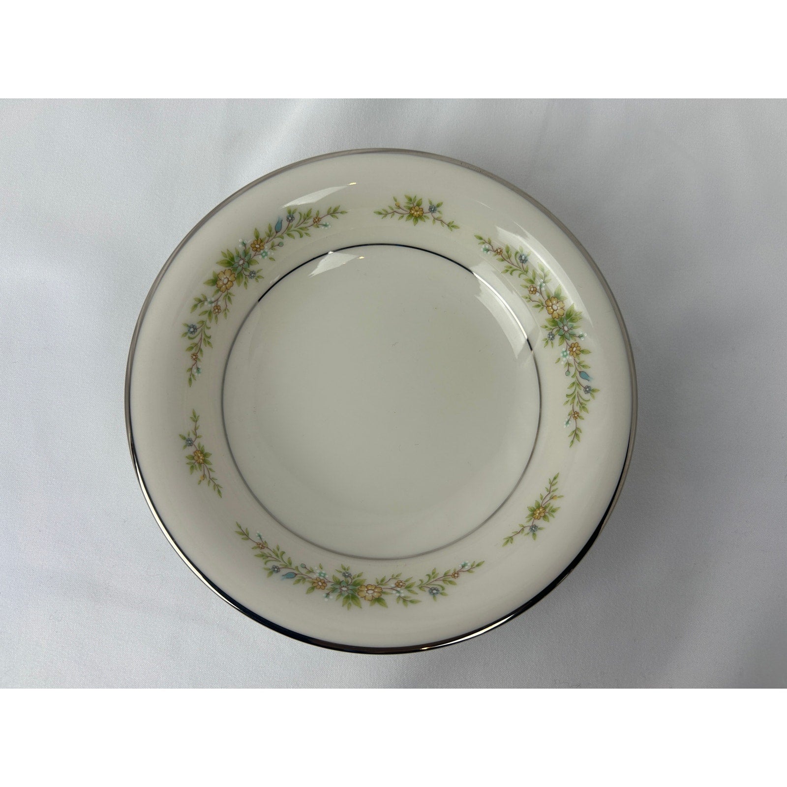 Noritake Christina 7056 Dessert Fruit Bowl 5.5 Inch Ivory China Floral Japan