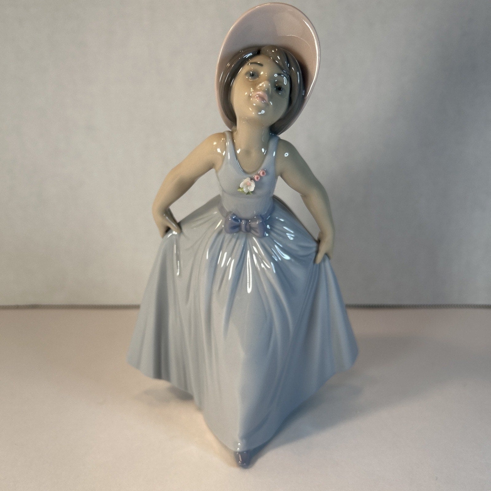 Lladro #6274 Daisy Girl Figurine 7" Retired 2002 Jose Puche Spain Porcelain