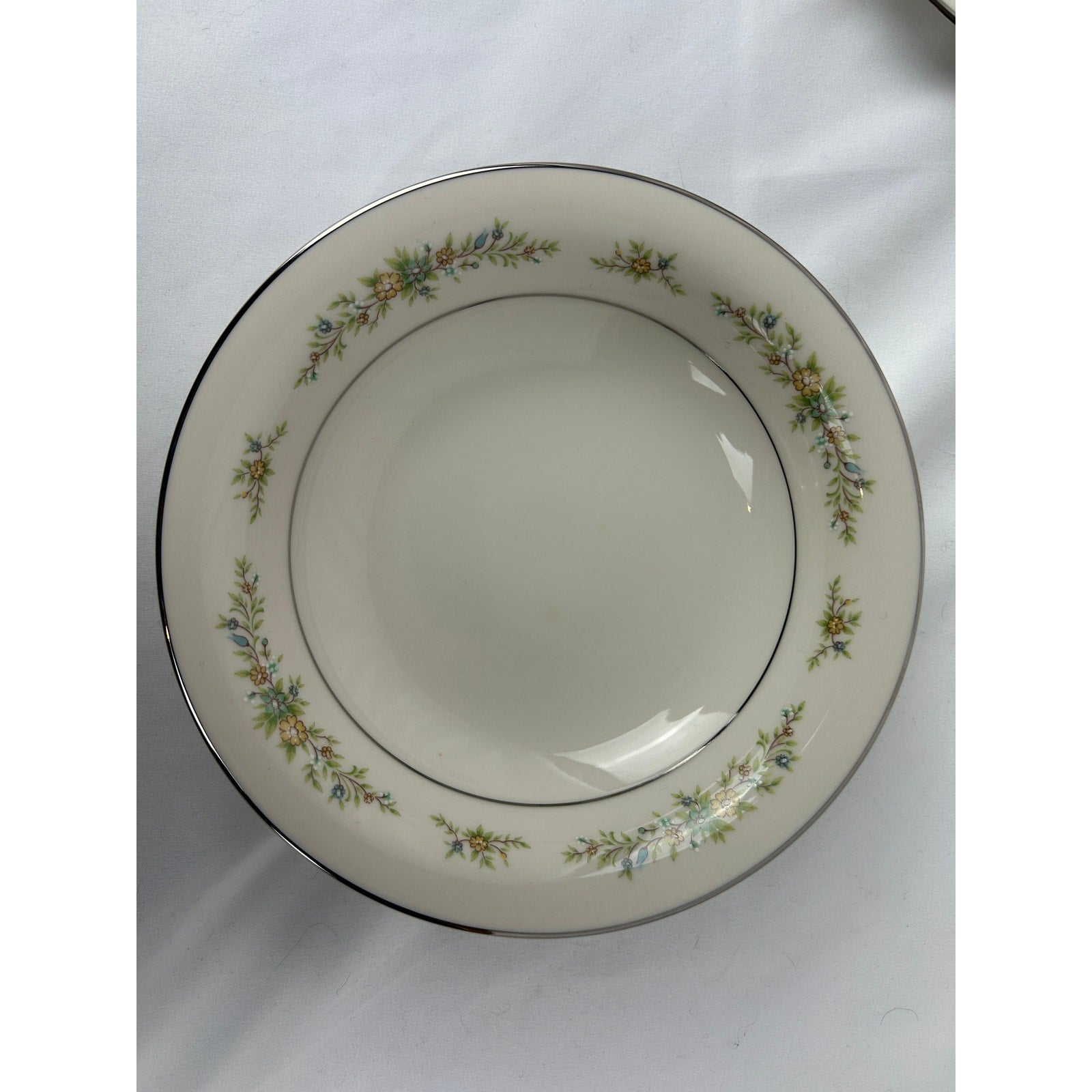 Noritake Christina 7056 7pc Place Setting Ivory China Floral Platinum Japan