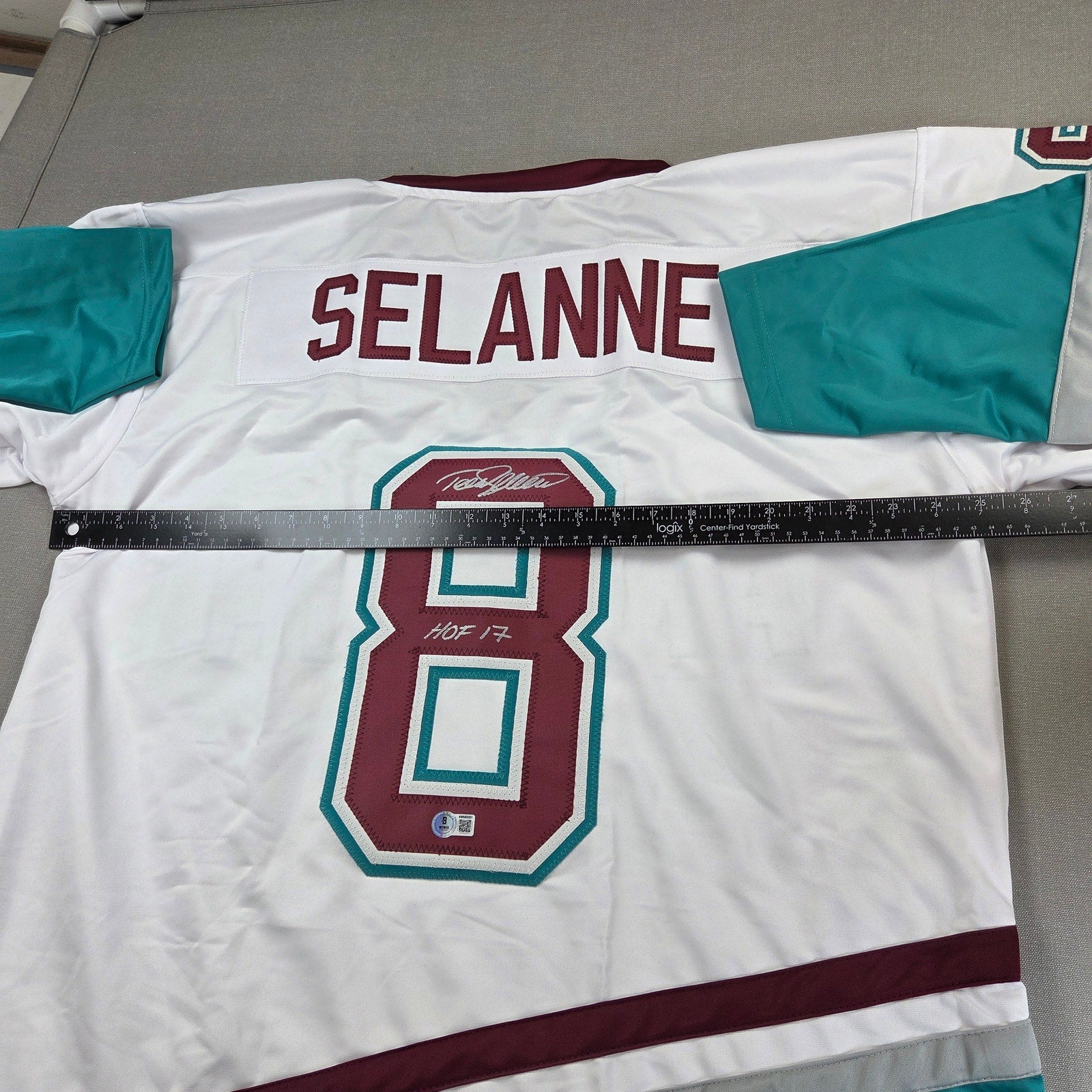 Teemu Selanne Signed Anaheim Ducks Custom Jersey HOF 17 BAS Witness Certified