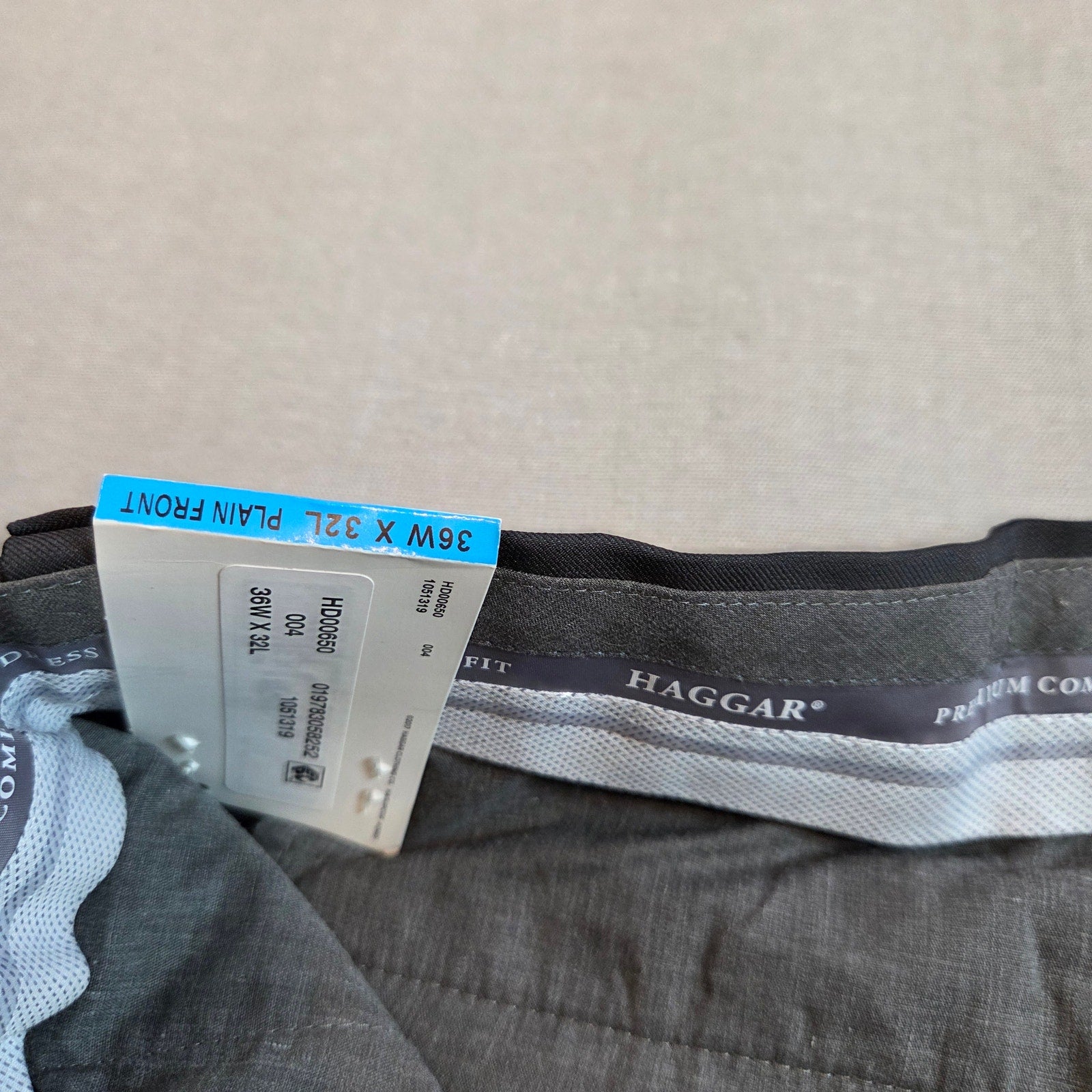 Haggar Premium Comfort Dress Pants 36x32 Gray NWT Hidden Stretch Waist