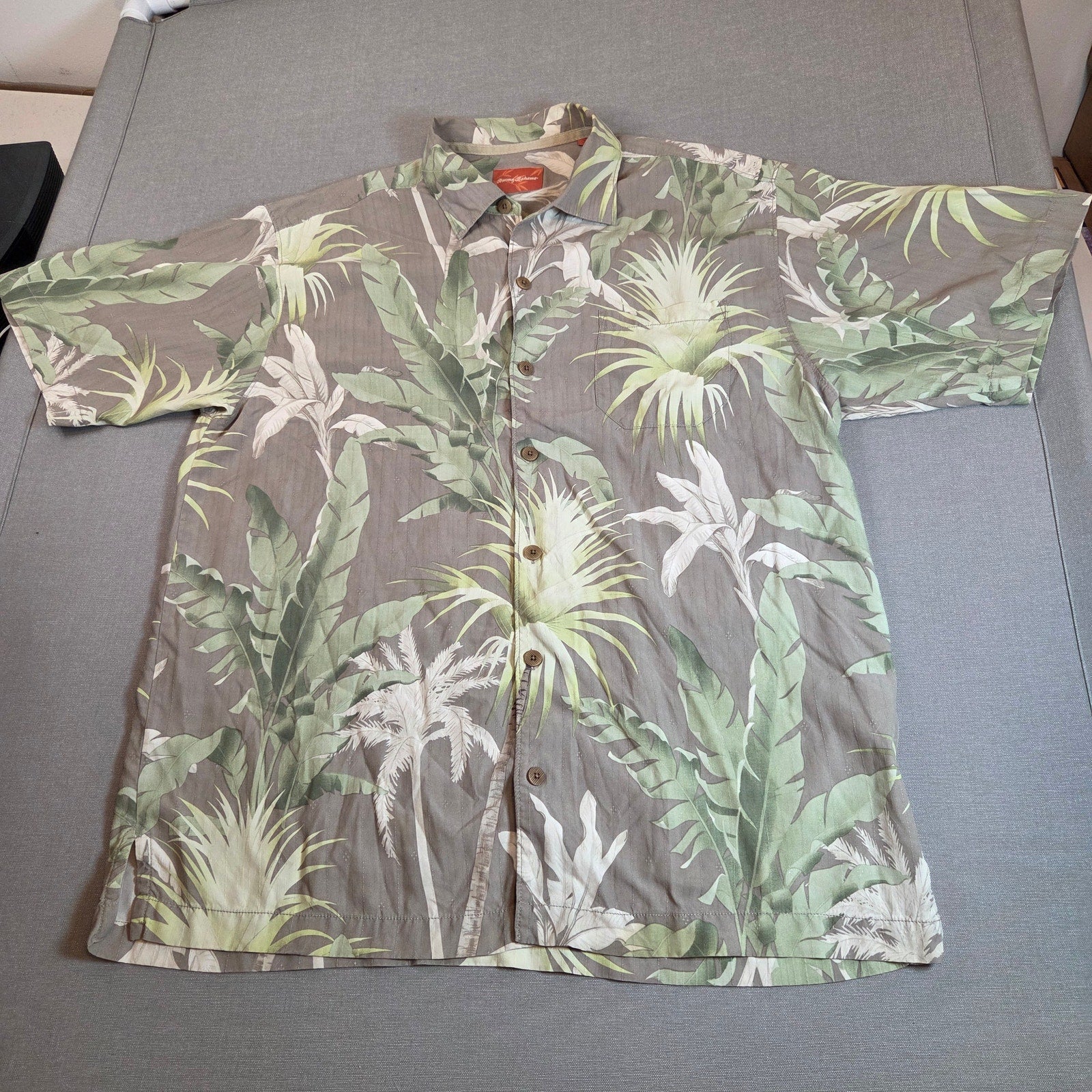 Vintage Tommy Bahama Relax Silk Camp Shirt Men’s L Palm Leaf Hawaiian Top