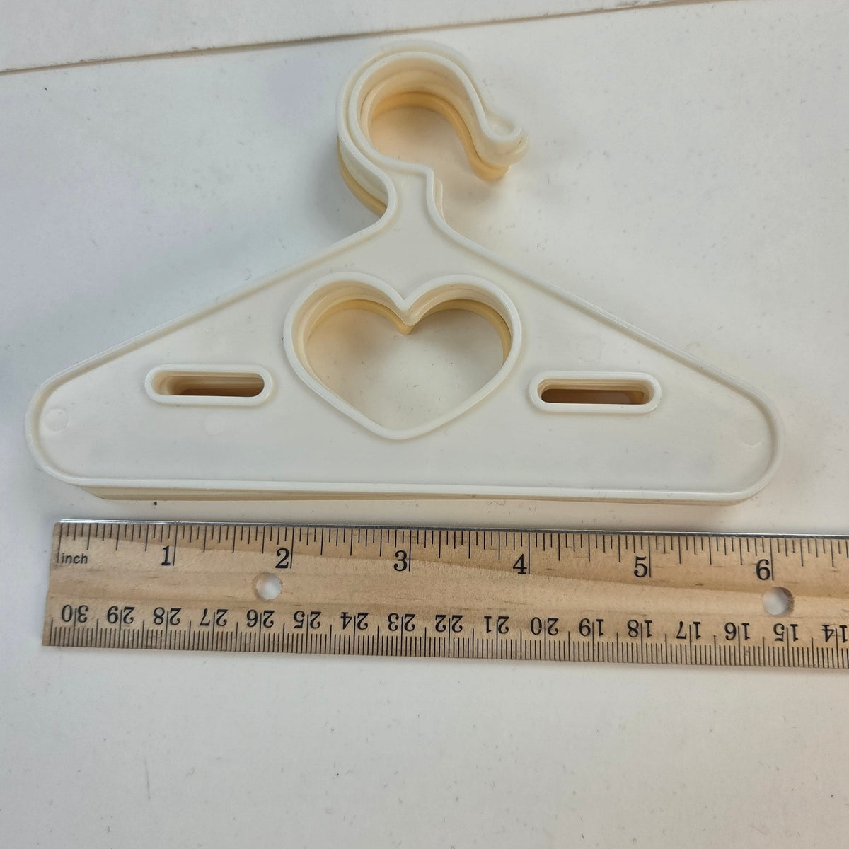 Vintage Pleasant Company American Girl Doll Hangers Lot of 6 Heart Wire Plastic
