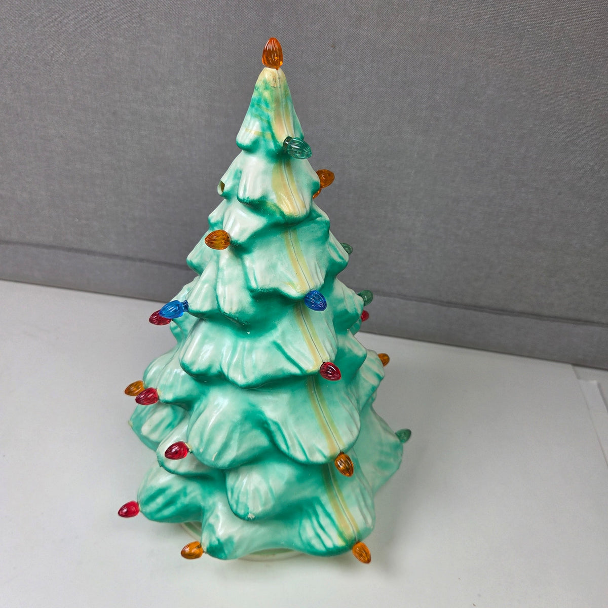 Union Products Cat 7520 Vintage Lighted Plastic Christmas Tree 13in USA