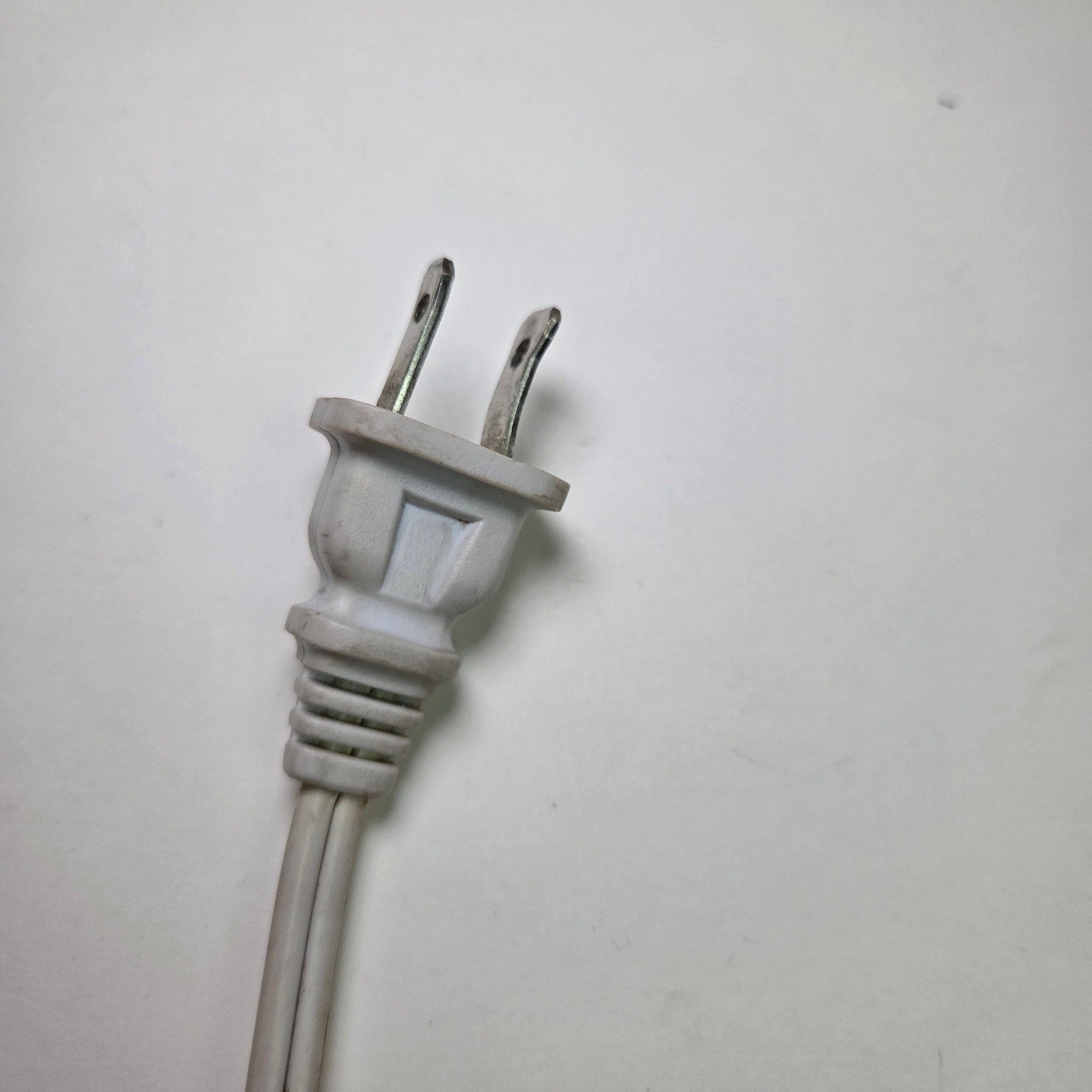 Retro Red Metal Cutout Table Lamp, 19.5″ Tall, Plug-In, Mid-Century Style