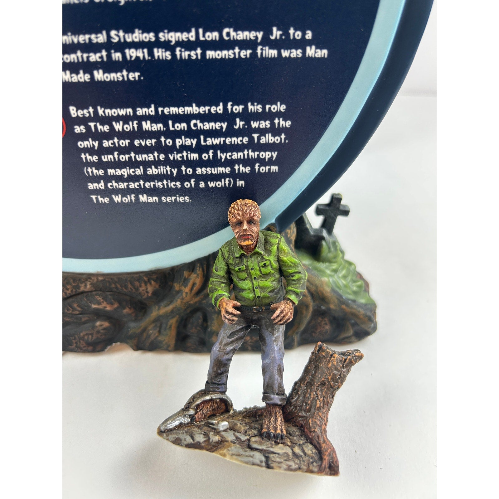 Department 56 The Wolf Man’s Curse 59304 — Lighted Universal Monster Display