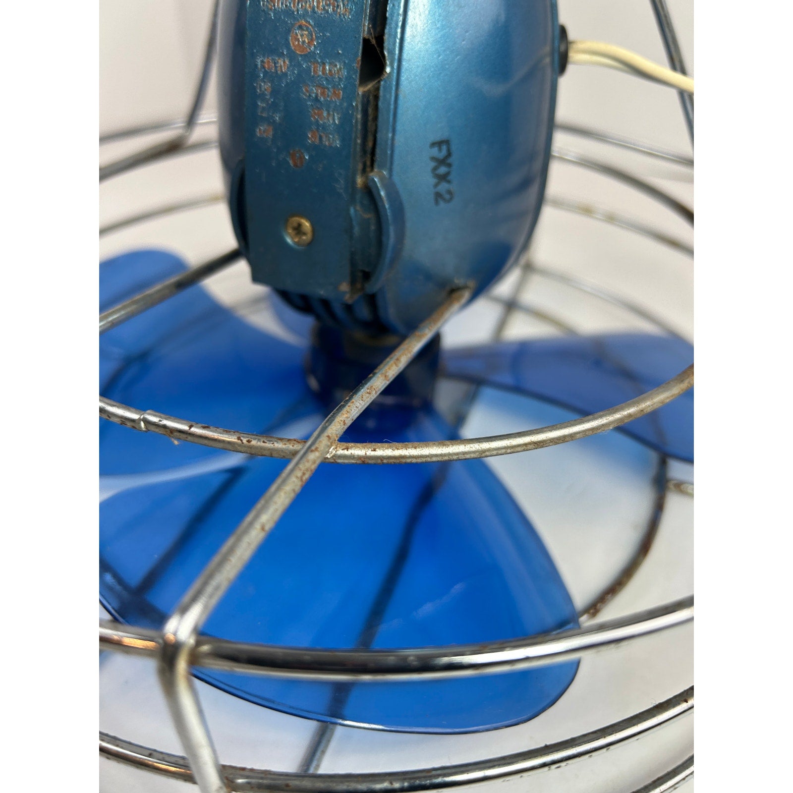 Working Westinghouse Flipper Fan Vintage 5-Blade Blue Plastic Guard Rusted