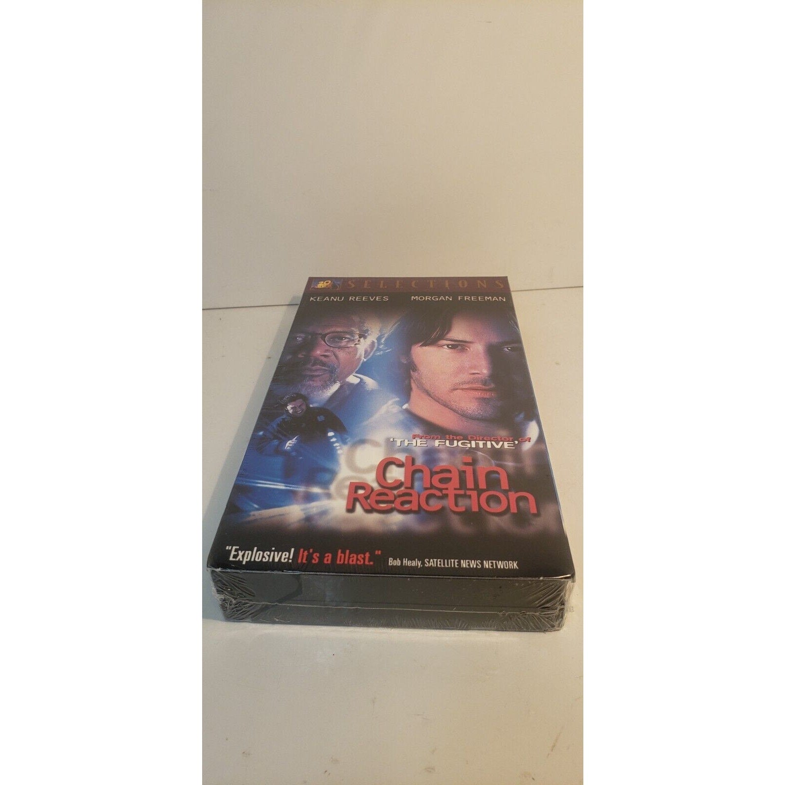 Chain Reaction VHS New Sealed 1996 Keanu Reeves Morgan Freeman