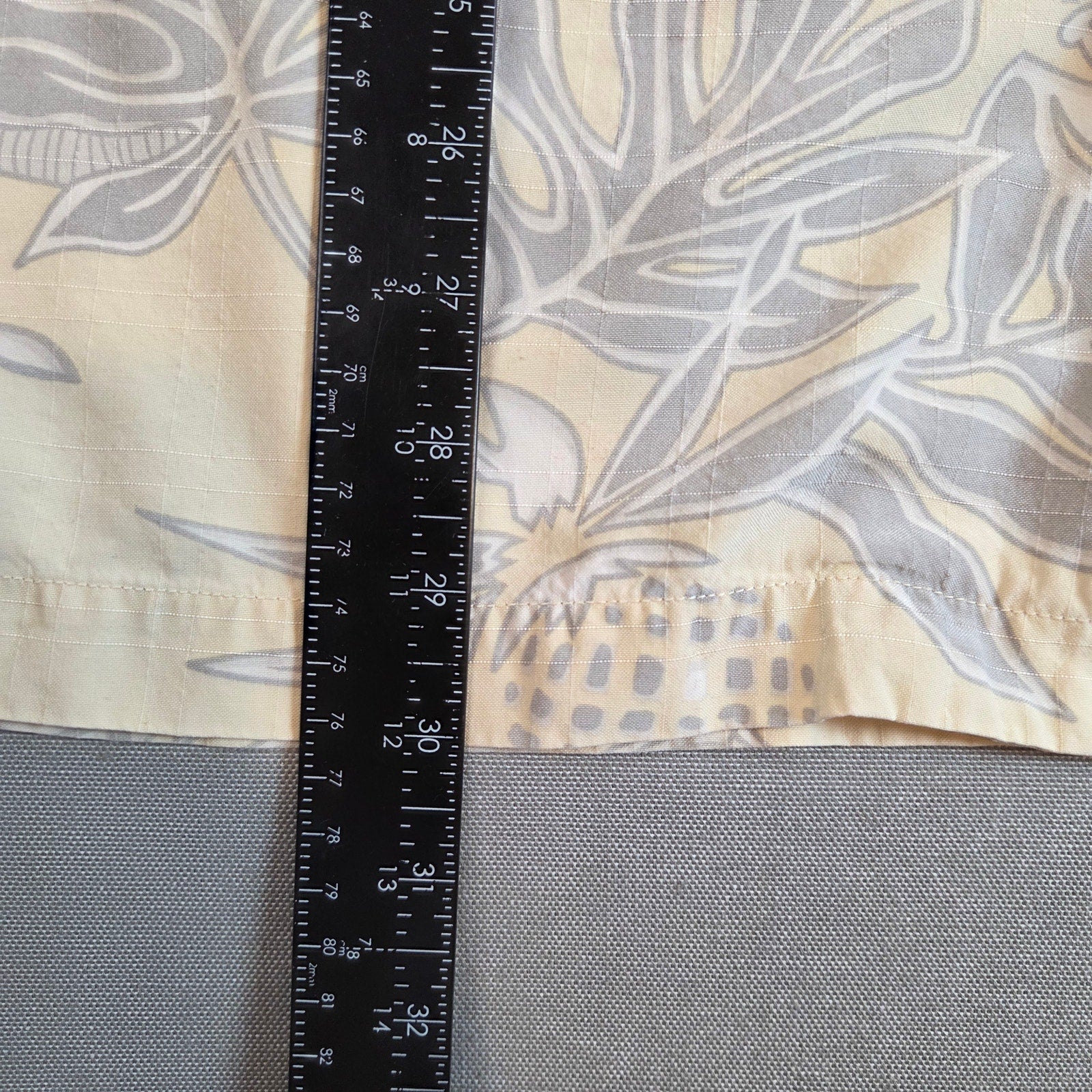Tommy Bahama Silk Camp Shirt XL Beige Gray Tropical Leaf Print Button Up
