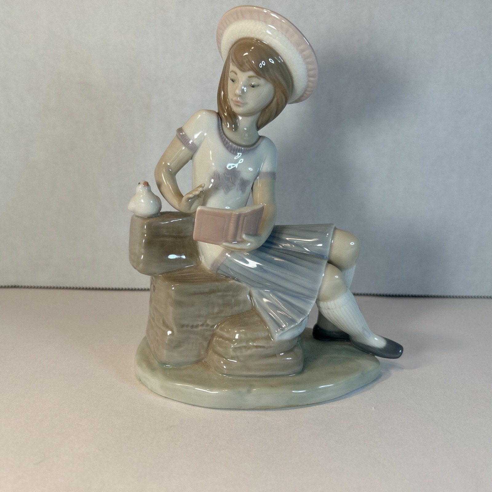 Lladró 6024 Sunday’s Child Figurine Retired Girl Reading Spain Polope EUC