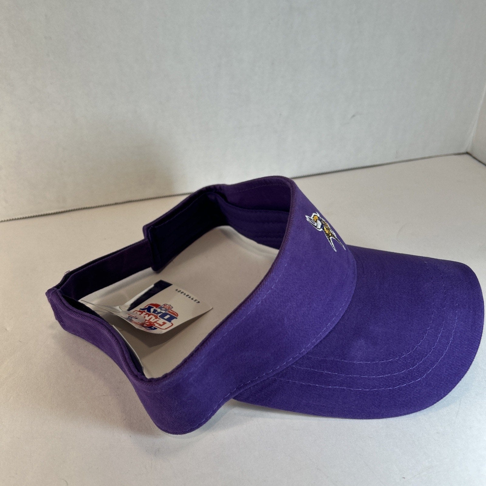 Minnesota Vikings NFL Purple Adjustable Visor Hook Loop OSFA NWT