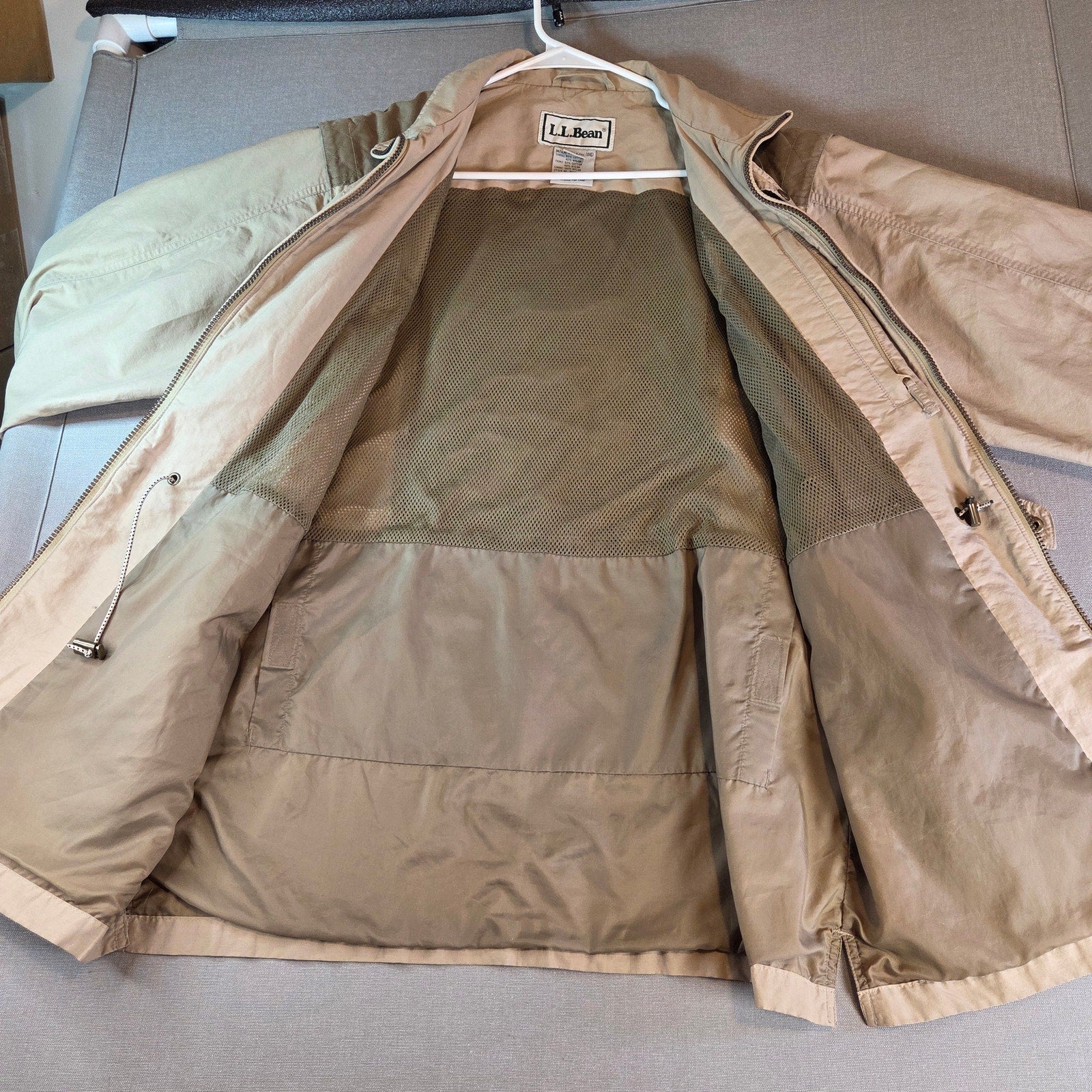 L.L. Bean Women’s Convertible Field Jacket Vest Beige Large Zip Off Sleeves