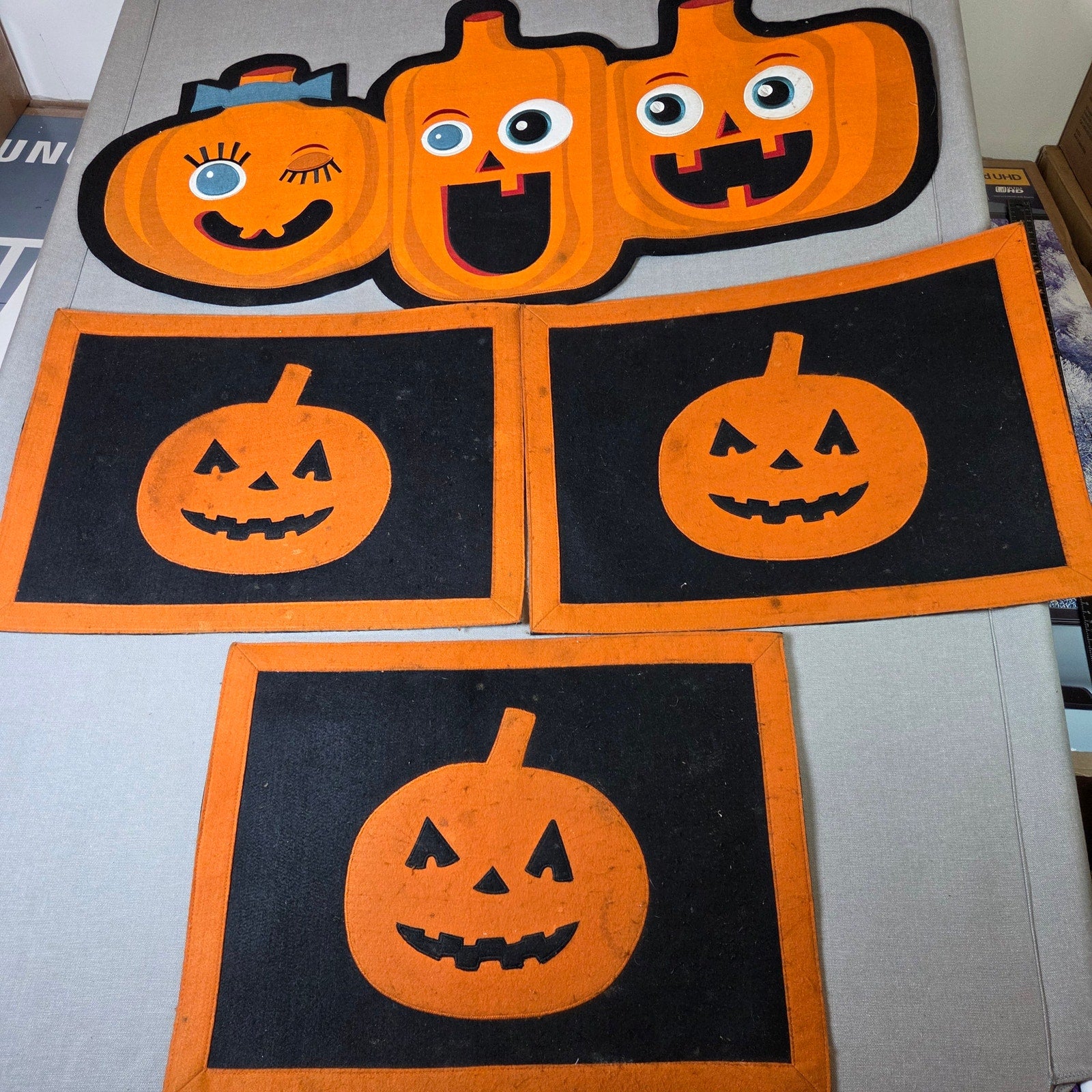 Vintage Halloween Pumpkin Table Runner & 3 Placemats Jack O Lantern Set