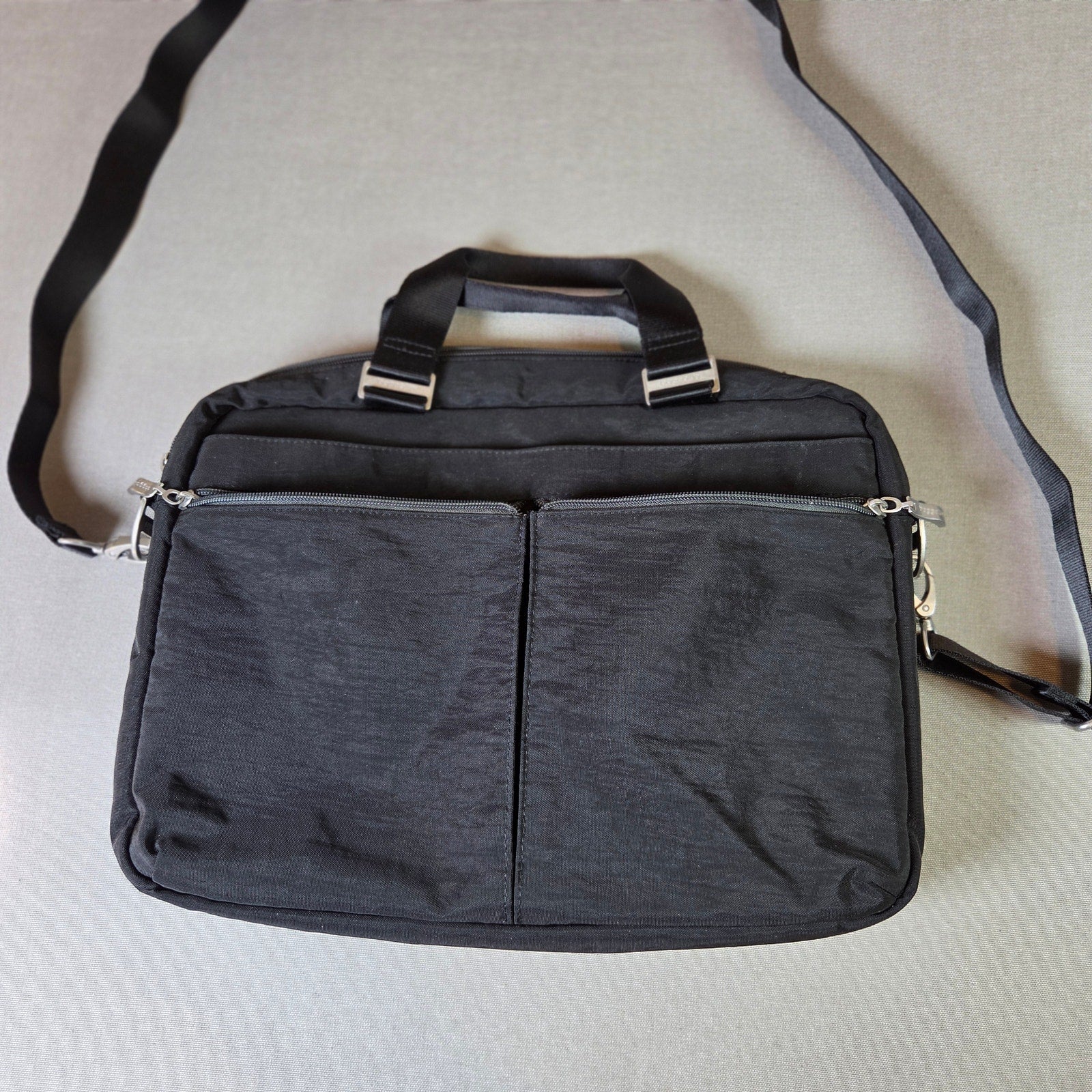 Baggallini Large Black Nylon Crossbody Laptop Travel Bag Organizer
