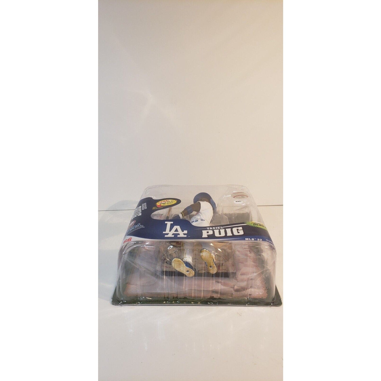 McFarlane Yasiel Puig Los Angeles Dodgers MLB Big Head series 32 (rookie piece)