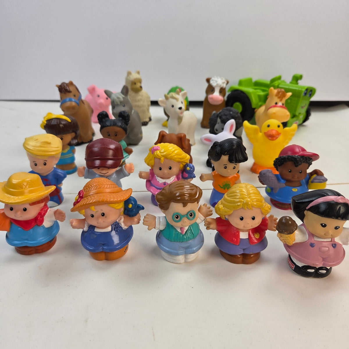 Fisher Price Little People Lot of 25 Figures Farm Animals Green Tractor Toys